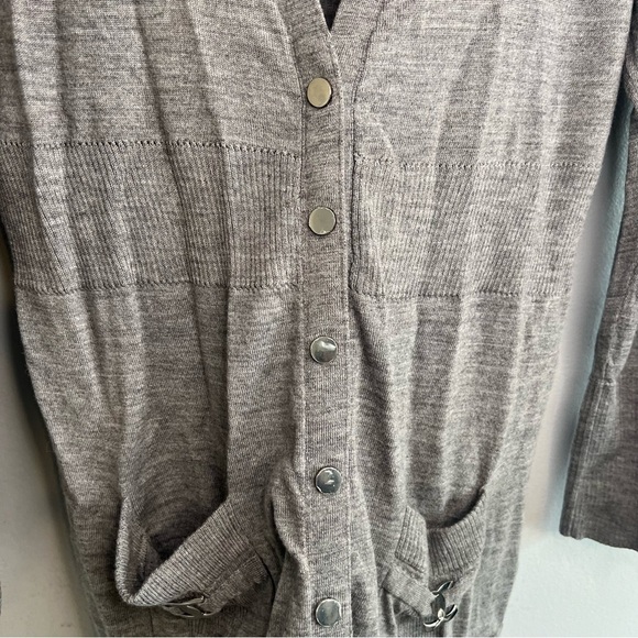 WHBM Womens 100% Wool Knit Metal Button Up Cardigan Gray Sz L Pocket Lightweight - Picture 4 of 11